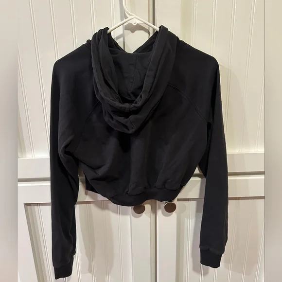 Gymshark Crop Hoodie - Picture 4 of 5